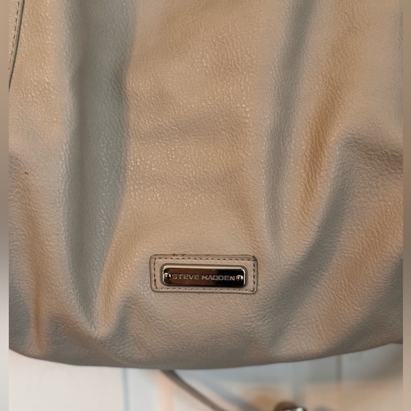 Steve Madden large crossbody tote - Picture 3 of 5